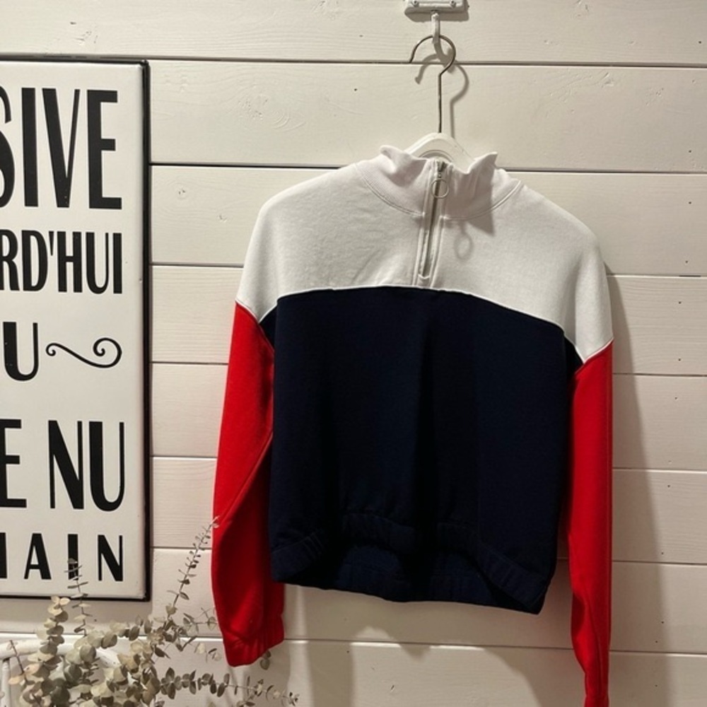 GARAGE Zip up sweater size  L